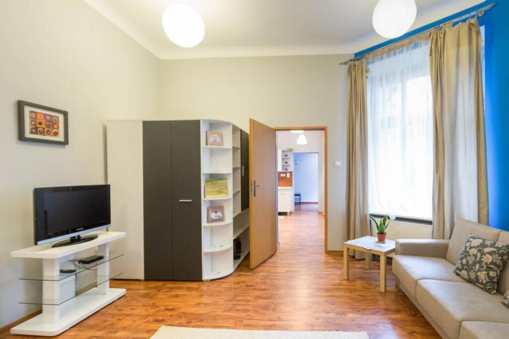 The Quiet Blue Home In The City Center! Krakow Ngoại thất bức ảnh