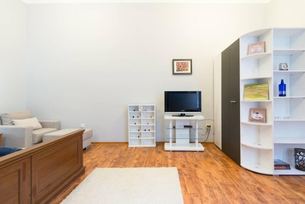 The Quiet Blue Home In The City Center! Krakow Ngoại thất bức ảnh